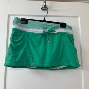 4/$30 Lululemon Green Skort Sz 8